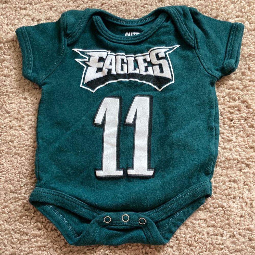 NFL Eagles Baby Onesie Bodysuit with Snaps (0/3 months)